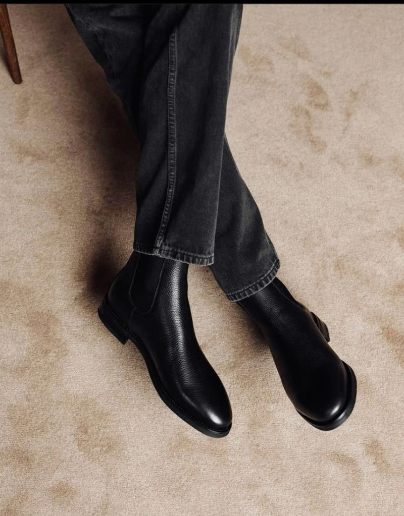 CHELSEA BOOTS